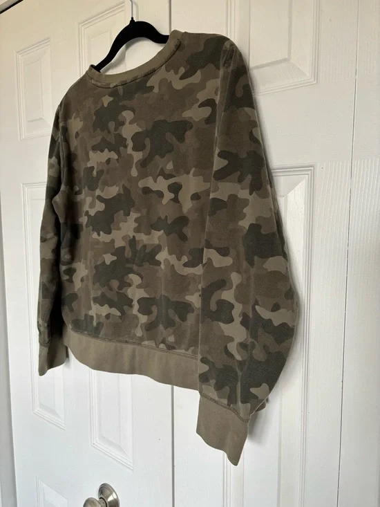 Eddie Bauer Olive & Dark Green Camo Crewneck Sweater - Picture 8 of 11
